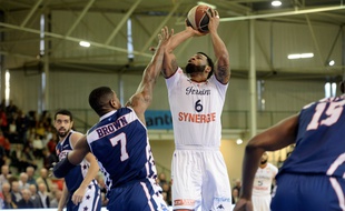 L'ailier fort Christopher Mcknight de Nantes face à Charleville (archives).