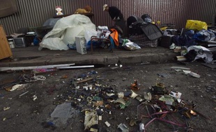 Un campement rom sur lequel vivaient quelque 800 personnes, considéré comme l'un des plus importants de France, était en cours d'évacuation mercredi matin à Saint-Ouen (Seine-Saint-Denis), a-t-on appris auprès de la préfecture.