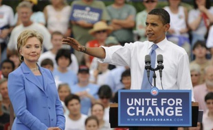 Hillary Clinton et Barack Obama le 27 juin 2008 à Unity dans le New Hampshire