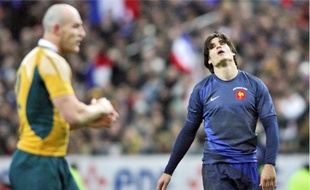 La dernière titularisation de Skrela en équipe de France remonte au 22 novembre 2008, lors d'une défaite contre l'Australie (13-18).