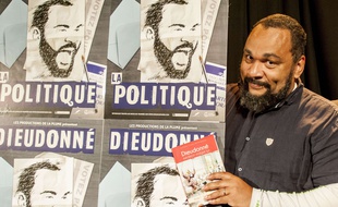 Dieudonne M'Bala M'Bala, en 2017, lors de la présentation de sa candidature aux législatives en Essonne.