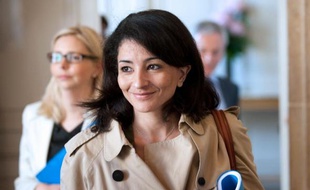 La crèche associative poursuivie devant les prud'hommes par une salariée licenciée en 2008 parce qu'elle souhaitait porter le voile, a bénéficié lundi du soutien de personnalités, notamment la présidente de la Halde, Jeannette Bougrab.
