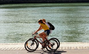 A Lyon, les Verts ambitionnent de créer le premier réseau express à Vélo de l'agglomération en réalisant 250 kilomètres de pistes cyclables d'ici à 2026.