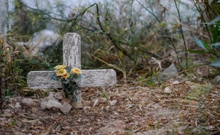 Le pape François est arrivé lundi à Lampedusa où il vient "pleurer" la mort de centaines de migrants venus d'Afrique du Nord qui avaient tenté de traverser la Méditerranée en quête d'une vie meilleure.