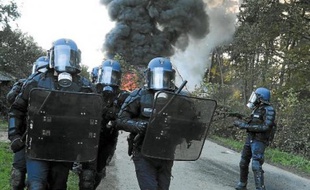 Les forces de l'ordre ont procédé mardi à leur troisième vague d'expulsions.