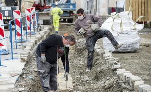 Un chantier de construction à Sainte-Luce-sur-Loire près de Nantes, le 29 avril 2020.