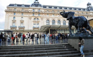 Le musée d'Orsay a rouvert ses portes en fin de matinée jeudi, après six jours d'un mouvement de grève entamé la semaine dernière par une partie des personnels qui réclamaient des effectifs supplémentaires, a-t-on appris auprès de la direction du musée.