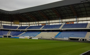 Le secteur le plus actif du stade Bonal n'a donc plus de siège pour la sécurité de ses supporters, toujours debout à cet endroit.