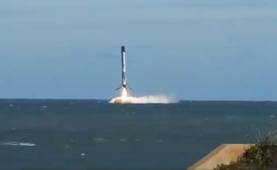 Le premier étage d'une fusée Falcon 9 a réussi à se poser sur l'océan sans exploser après un incident technique.