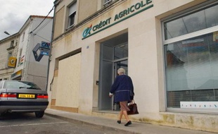 Un distributeur automatique de billets a été attaqué mercredi au petit matin à Althen-des-Paluds (Vaucluse) par des malfaiteurs, qui ont réussi à semparer de billets pour un préjudice indéterminé, a-t-on appris auprès du parquet