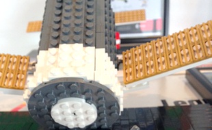 Photo diffusée le 27 juin 2015 par le fabriquant de jouets danois Lego, montrant une figurine représentant
l'astronaute danois Andreas Mogensen de l'Agence spatiale européenne.