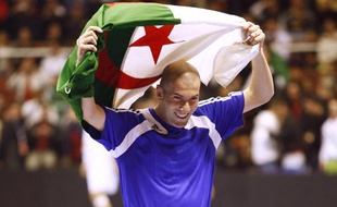 Zinedine Zidane lors du tournoi de l'Amitié à Alger, le 1er mars 2010