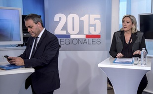 Xavier Bertrand (LR) et Marine Le Pen (FN), lors d'un débat sur France 3 Lille.