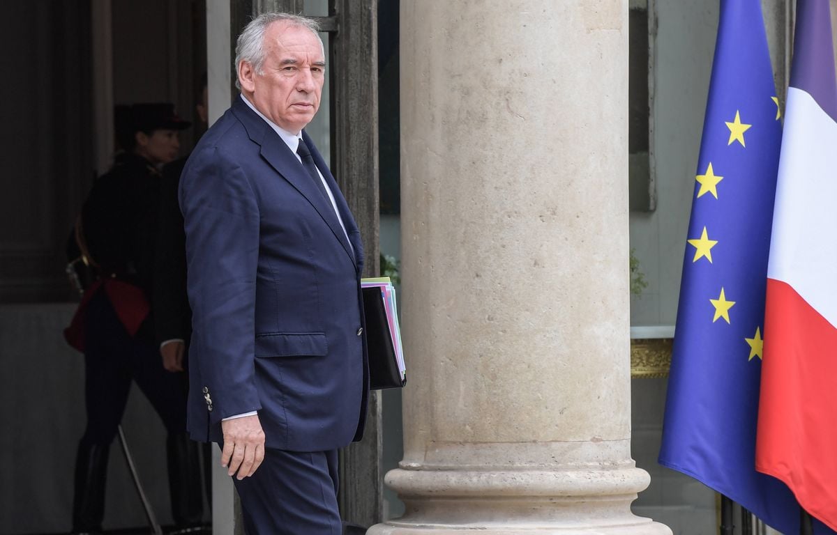 Suppression de deux jours fériés : Pourquoi François Bayrou s'obstine avec cette mesure controversée ?