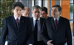 Le ministre français de l'Economie Thierry Breton a assuré quelques heures plus tard qu'il allait répondre "dans les meilleurs délais" à cette demande "tout à fait naturelle", assurant qu'il avait prévenu Bruxelles dès l'annonce du projet de fusion.