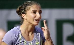 L'Italienne Sara Errani, N.5 mondiale, a été sèchement éliminée au premier tour de Wimbledon par le Portoricaine Monica Puig, 65e mondiale, en deux sets 6-3, 6-2 lundi.