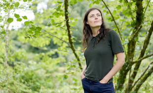 La journaliste Inès Léraud a fait l'objet d'une plainte pour diffamation de la part de la société bretonne Cheritel. La plainte a été retirée une semaine avant l'audience.