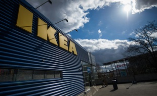 Le plus grand magasin Ikea d'Europe à Kungens Kurva, en Suède, le 30 mars 2016