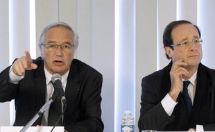François Rebsamen et François Hollande, lors de la campagne présidentielle le 6 février 2012 à Dijon.