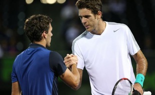 Le tournoi de Miami a vécu une journée folle vendredi avec une interruption par la pluie longue de trois heures, une coupure d'électricité générale, le forfait de Victoria Azarenka et la sortie dès son entrée en lice de Juan Martin del Potro.