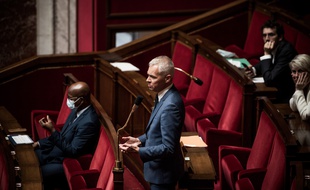 Des députés à l'Assemblée nationale, le 16 juin 2020.