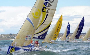 Les Français Gildas Morvan/Charlie Dalin, un poil plus au nord que leurs principaux rivaux Erwan Tabarly/Eric Péron, étaient toujours en tête vendredi de la Transat (en double) AG2R et accentuaient leur avance en direction de l'île antillaise de Saint-Barthélemy.