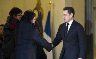 Nicolas Sarkozy a promis vendredi à une délégation de salariées du site Lejaby d'Yssingeaux (Haute-Loire) de s'occuper des autres salariées du fabricant de lingerie, a dit le ministre de la Recherche, Laurent Wauquiez, à l'issue d'une réunion des employées avec le président.