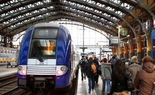 Un TER en gare de Lille Flandres, le 12 décembre 2011.