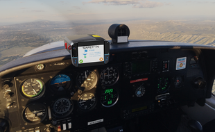 La box Safetyn est installée sur le tableau de bord du pilote.