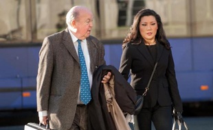 Le sénateur-maire de Tours, Jean Germain (PS), mis en examen dans l'affaire des "mariages chinois", a été confronté mardi durant une douzaine d'heures à la principale protagoniste du dossier, Mme Lise Han, son ex-collaboratrice, qui refuse de porter seule le chapeau.