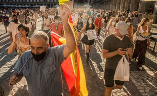 Une manifestation anti-masques en Espagne