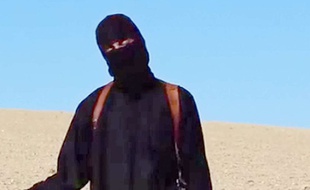 Le djihadiste de Daesh connu sous le nom de «Jihadi John» sur la vidéo montrant l'assassinat de l'otage britannique David Haines, le 13 septembre 2014.