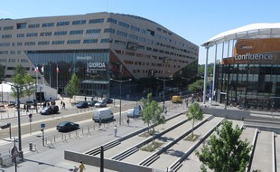 La ville de Lyon va piétonniser le quartier de la Confluence pour une durée de trois mois à compter de la fin du premier trimestre 2021.