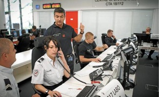 Cette coopération entre les services de secours de police et des pompiers de Paris se déroule à la caserne Champerret.