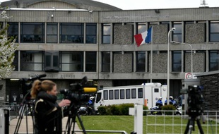 Vue extérieure de la prison pour hommes le 27 avril 2016 à Fleury-Mérogis