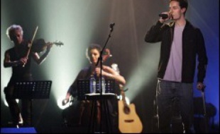 Slam avec Grand Corps Malade et Abd Al Malik, chanson avec Olivia Ruiz, rock avec Phoenix, folk-soul avec Ayo ou électro-pop délirante avec Katerine: tous les styles sont représentés dans la sélection du 5e prix Constantin, qui met en valeur les nouveaux talents de l'année et sera décerné mercredi soir à L'Olympia.