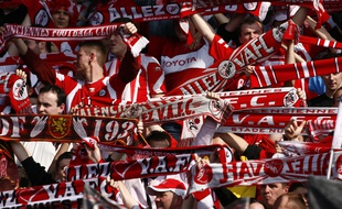 Les supporters valenciennois s'inquiètent pour l'avenir de leur club.