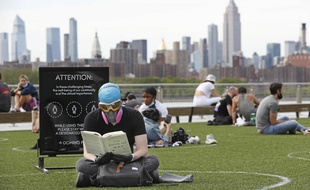 Un parc de Brooklyn, à New York à l'heure du coronavirus, le 18 mai 2020.