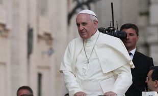 Le pape François à bord de sa papamobile