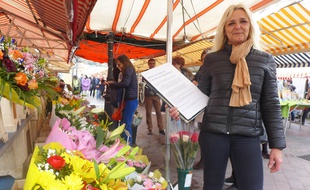 La fleuriste du cours Saleya Christelle Bourdin a déjà fait
signer sa pétition à 670 personnes.