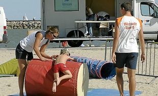 Différents types de sports et d'ateliers sont proposés pour les enfants.