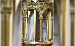 La Sainte Coiffe de Cahors, dans son reliquaire.