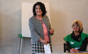 Salomé Zurabishvili lors du vote de l'élection présidentielle à Tbilisi, en Géorgie, le 28 novembre 2018. Elle a été élue présidente avec 59,5% des voix.