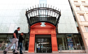 La bibliothèque de l'Alcazar, vaisseau amiral inauguré à Marseille en 2004.