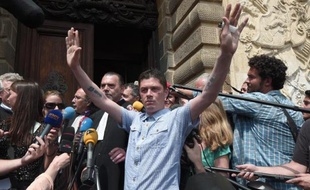 Daniel Legrand après son aquittement par la cour d'assises des mineurs d'Ille-et-Vilaine, le 5 juin 2015 à Rennes