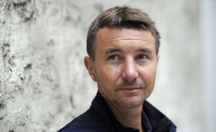 Le distributeur en France de Taser et neuf autres prévenus comparaissent devant le tribunal correctionnel de Paris pour l'espionnage présumé de l'ancien porte-parole du Nouveau parti anticapitaliste (NPA), Olivier Besancenot.