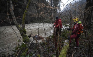 Un sapeur-pompier volontaire est tombé à l'eau lors d'une intervention liée aux conséquences de la tempête Eleanor, jeudi 4 janvier 2017, en Isère. Il est depuis porté disparu.