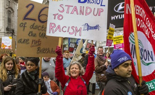 Une manifestation du collectif "Stand up to Racism" à Londres, en mars 2016