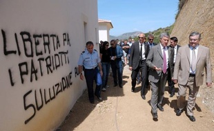 Le préfet de Corse, Patrick Strzoda, a qualifié dimanche de "mascarade sinistre" la revendication par le Front de libération nationale de la Corse (FLNC) de l'assassinat d'un chef d'entreprise, membre présumé de la bande dite de la "Brise de mer", accusé par l'organisation clandestine d'avoir tué le 28 juin un militant nationaliste