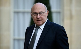 Le ministre français des Finances Michel Sapin à l'Elysée à Paris, le 5 novembre 2015